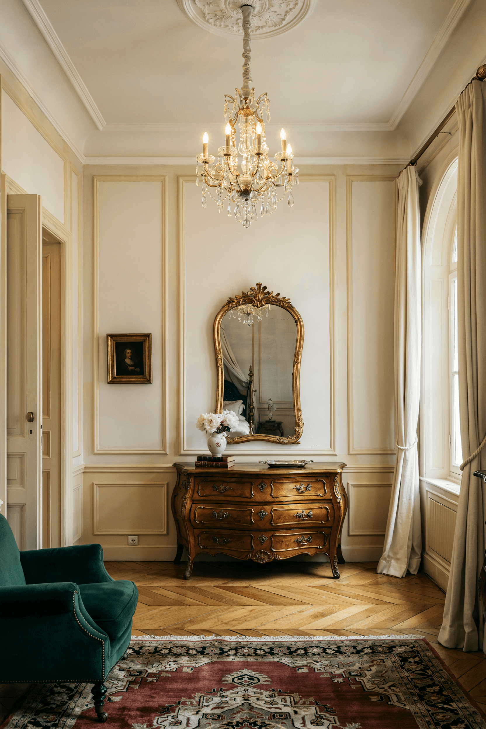 23 Bedroom Mirror Ideas to Transform Your Space