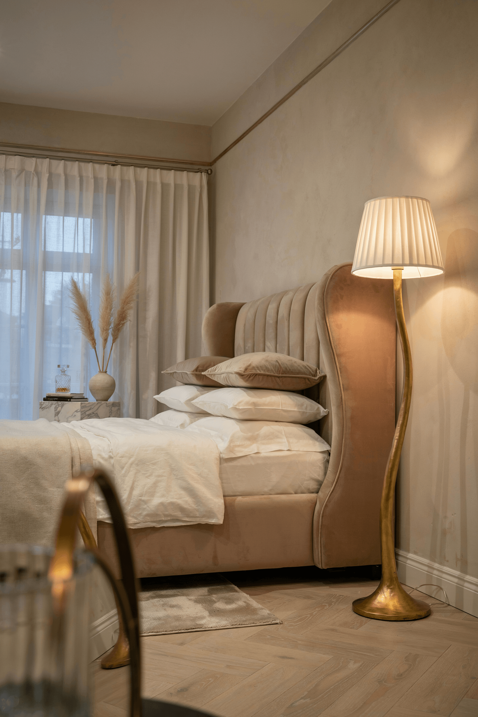 26 Floor Lamp Bedroom Ideas for Cozy Space