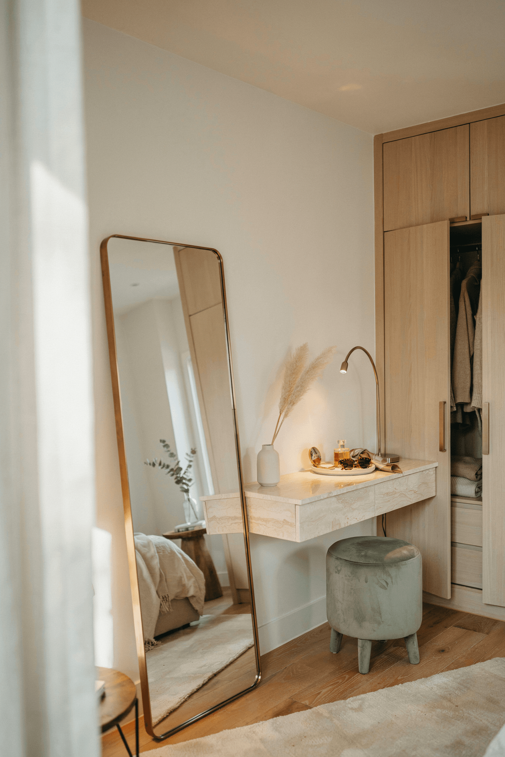 23 Gorgeous Floor Mirror in Bedroom Ideas to Elevate Your Room