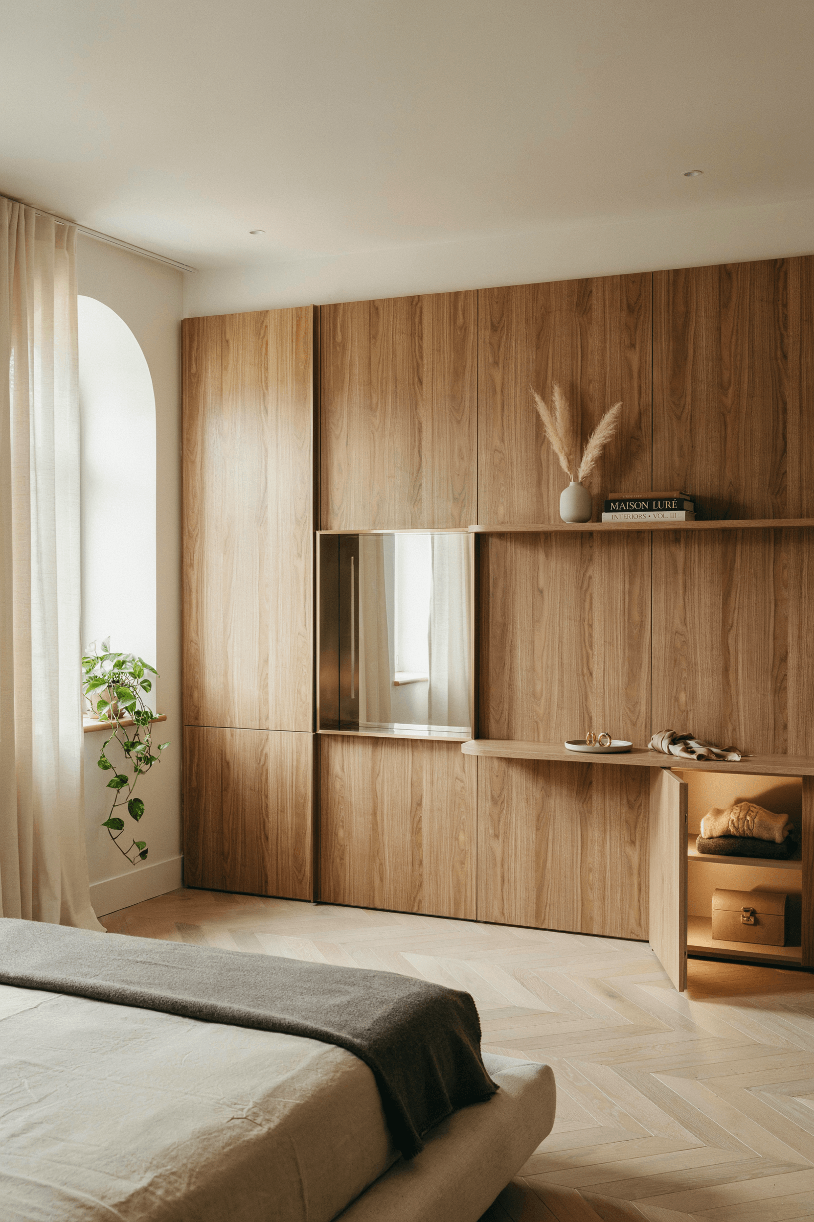 23 Bedroom Mirror Ideas to Transform Your Space