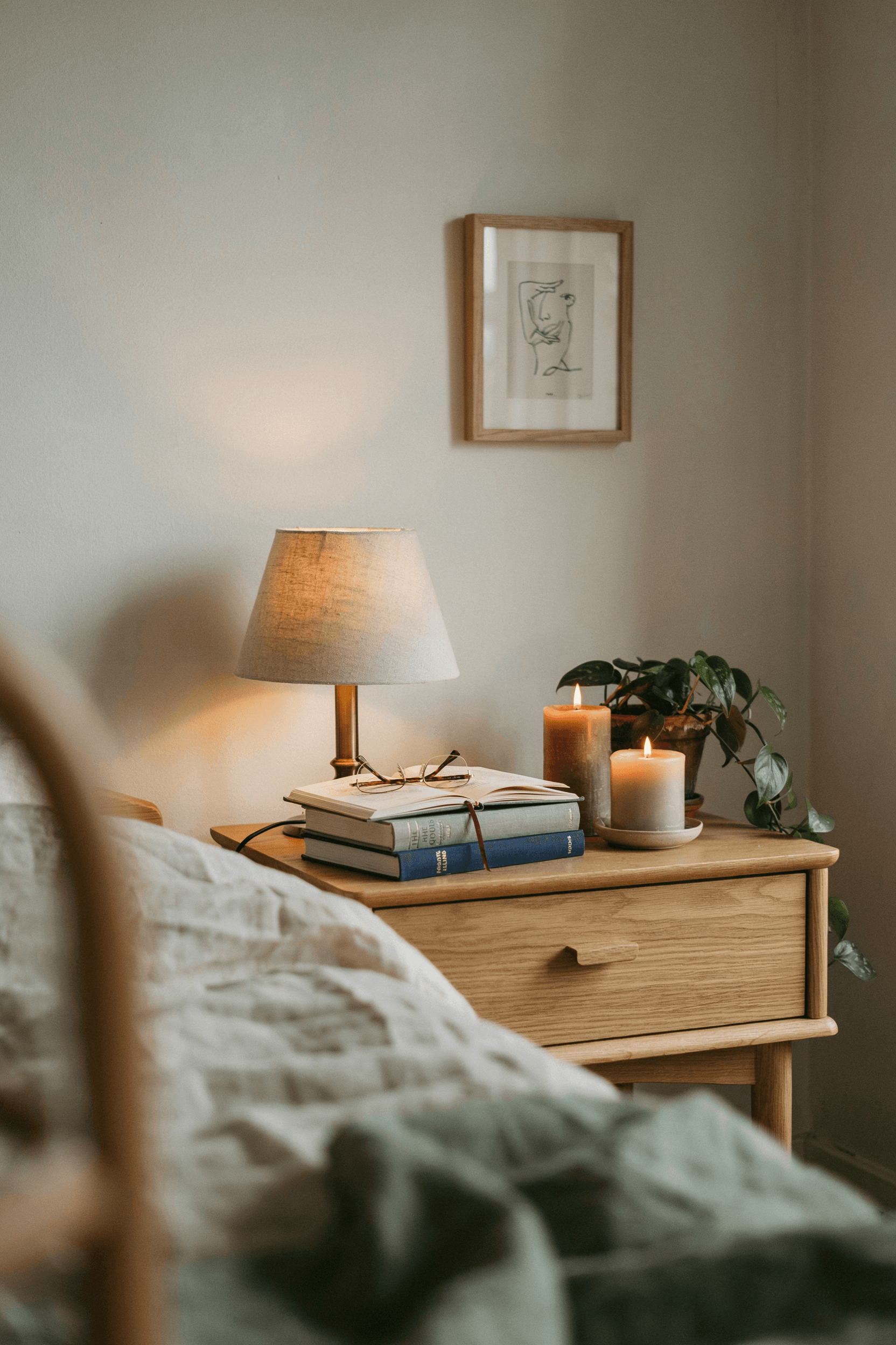 27 Nightstand Styling Ideas to Elevate Your Bedroom
