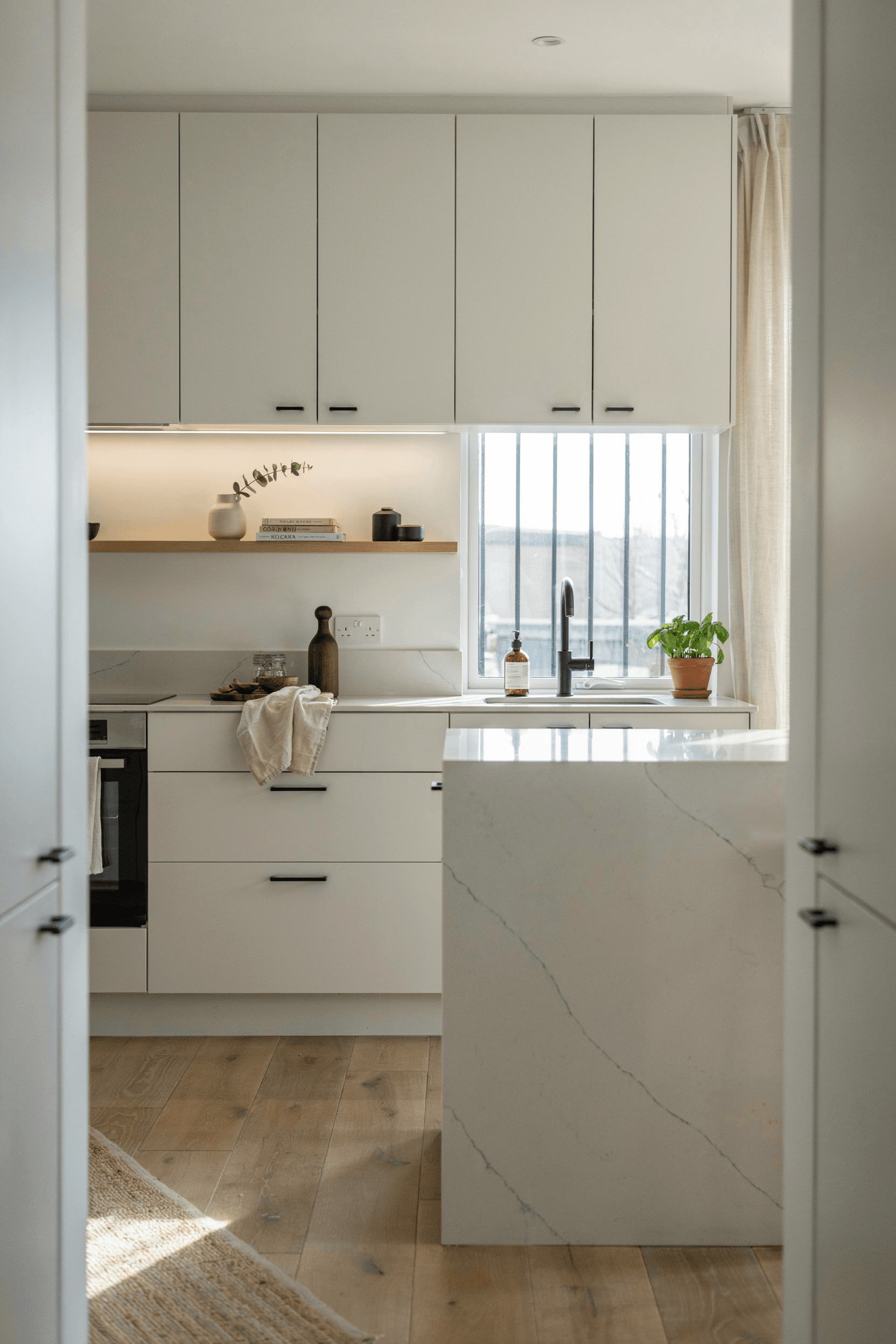 23 Cabinet Hardware Ideas for a Stylish & Modern Home