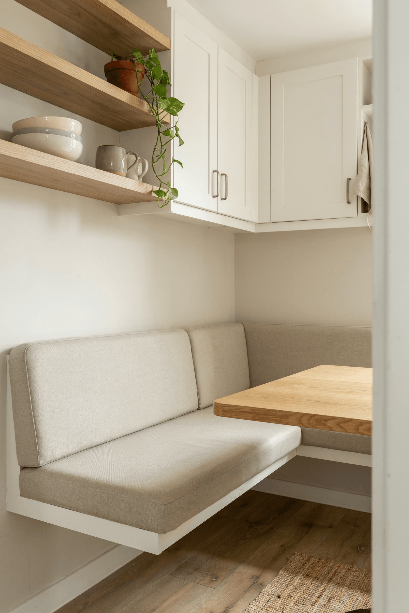 26 Banquette Seating in Kitchen Ideas for a Stylish & Cozy Space