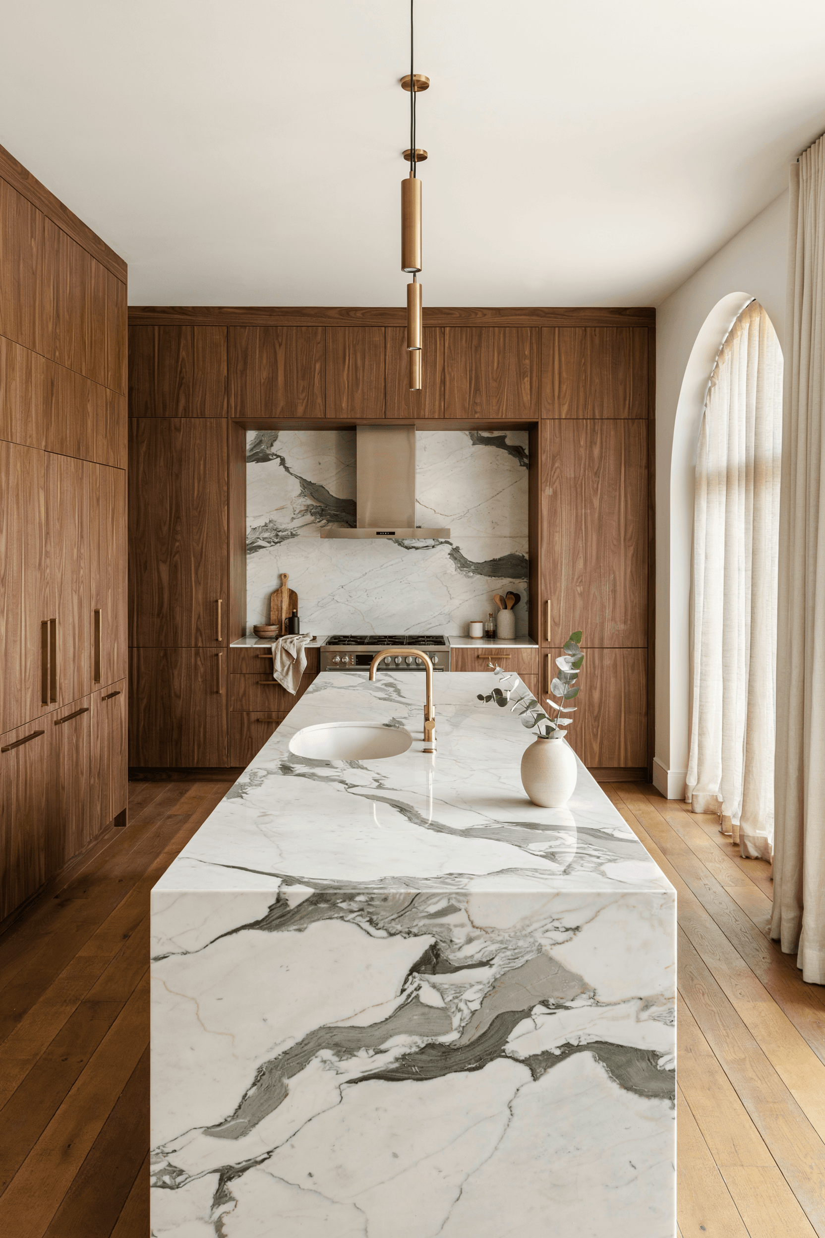 25 Wood Cabinets Kitchen Ideas for a Warm & Stylish Home
