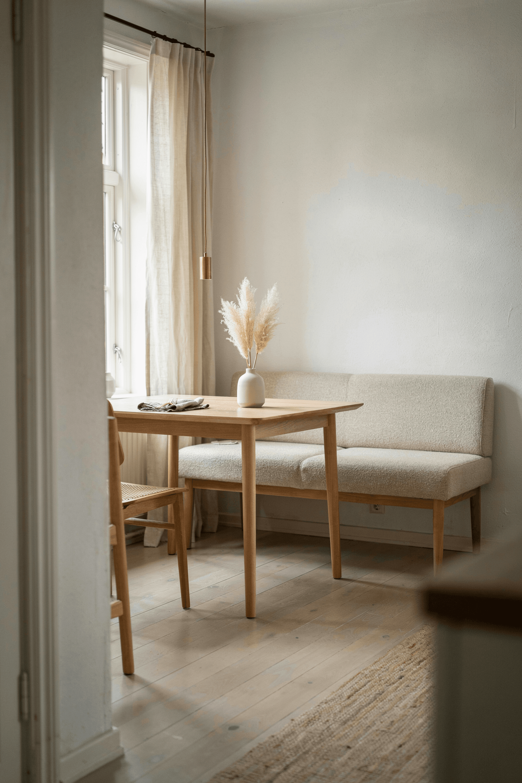 26 Banquette Seating in Kitchen Ideas for a Stylish & Cozy Space