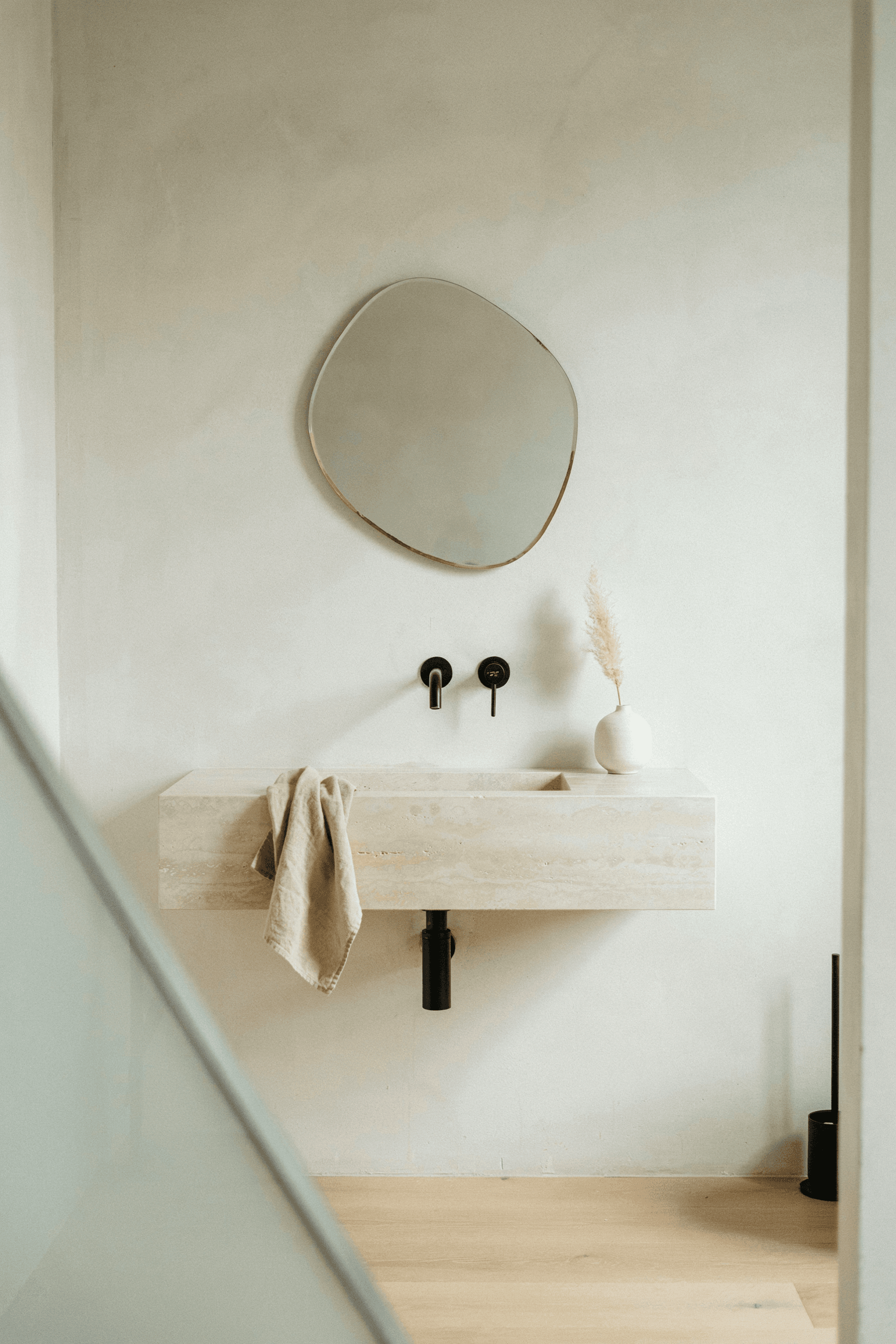 24 Bathroom Mirror Ideas for a Stylish & Functional Space