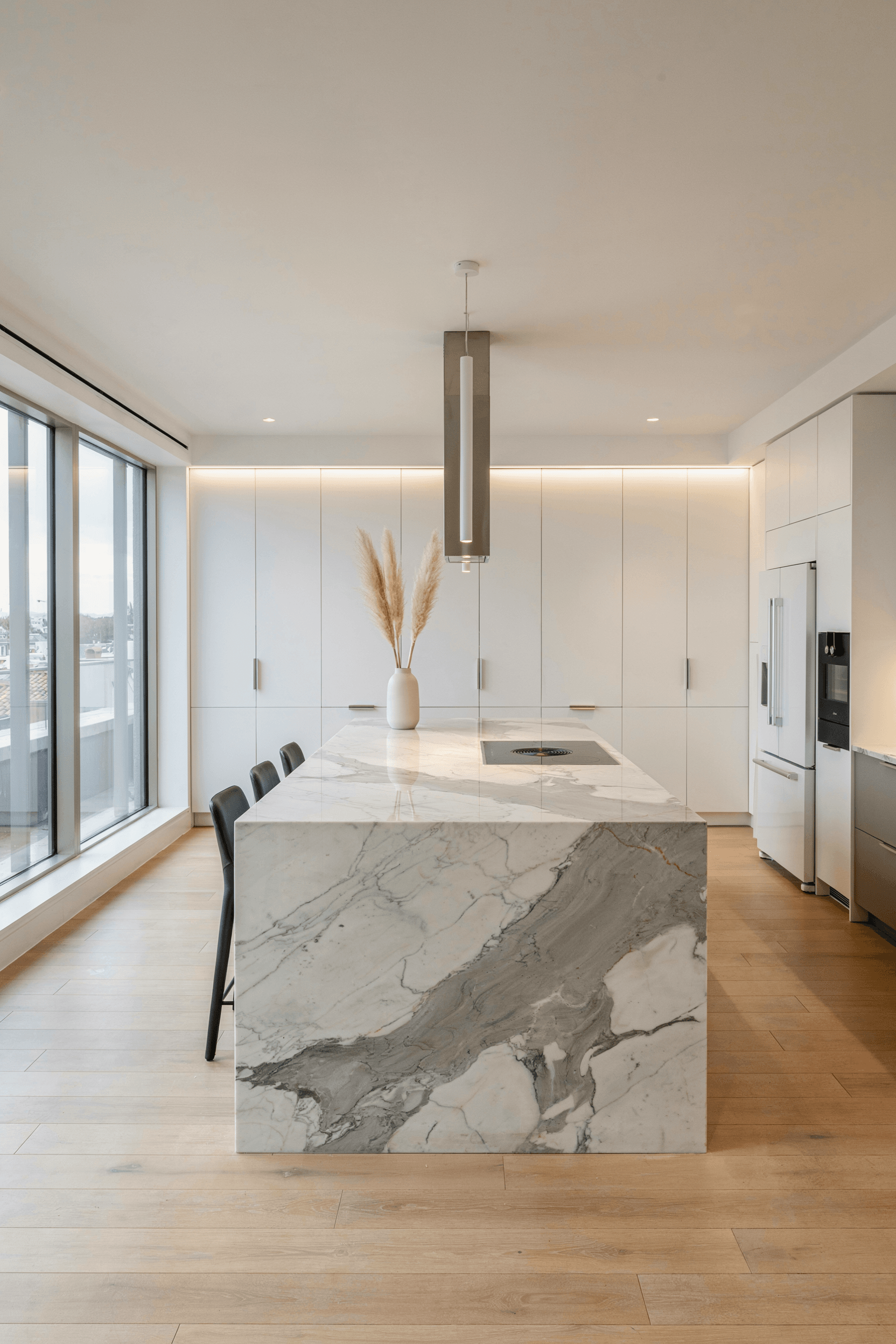 23 Cabinet Hardware Ideas for a Stylish & Modern Home