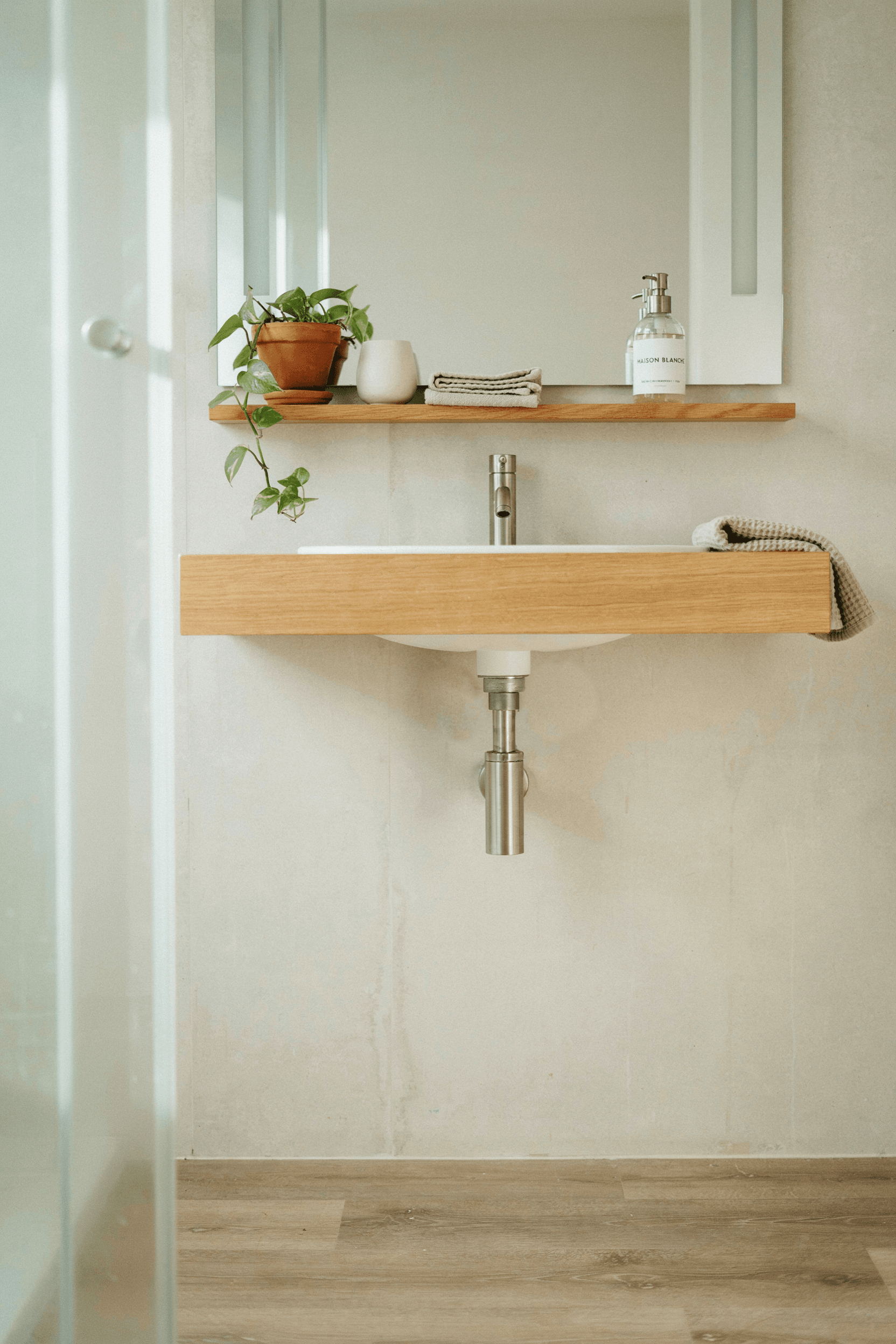 24 Bathroom Mirror Ideas for a Stylish & Functional Space