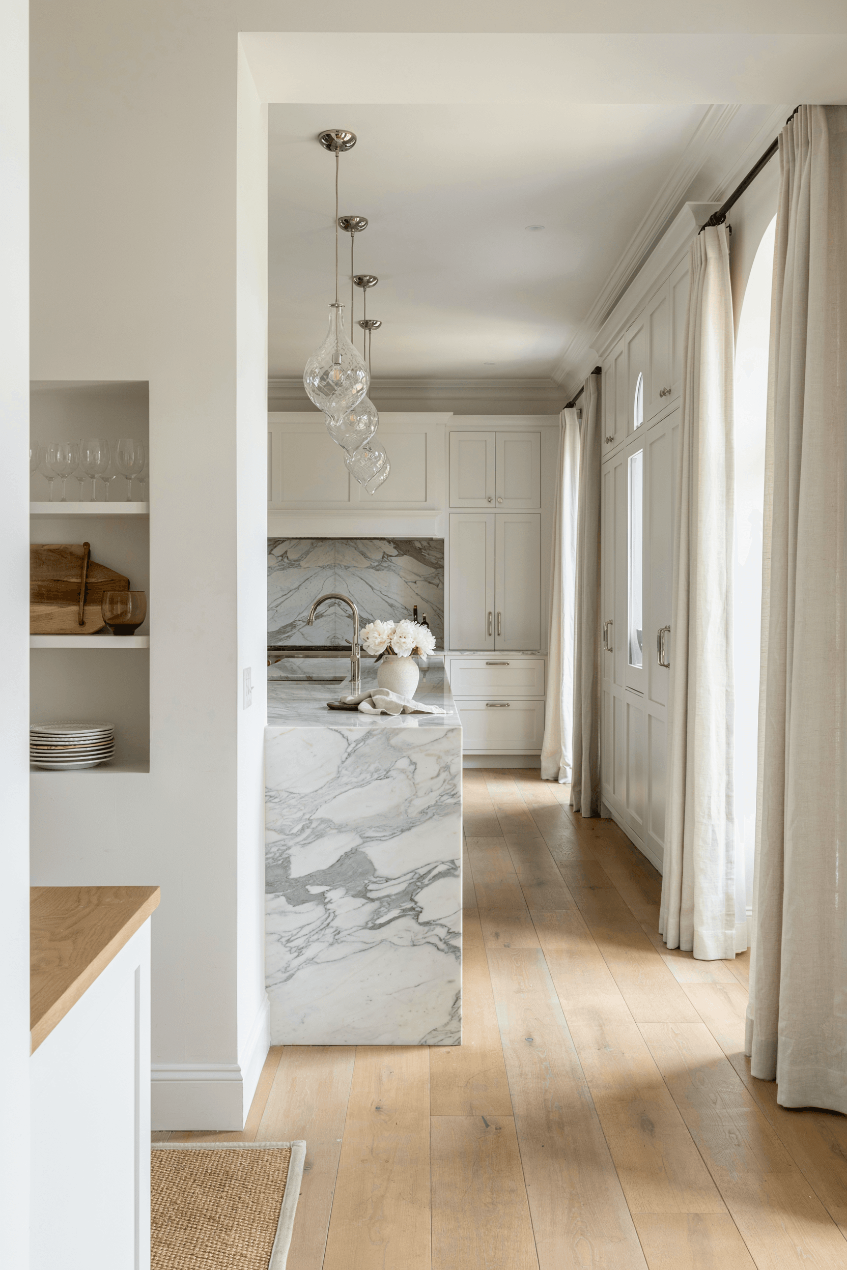 23 Cabinet Hardware Ideas for a Stylish & Modern Home