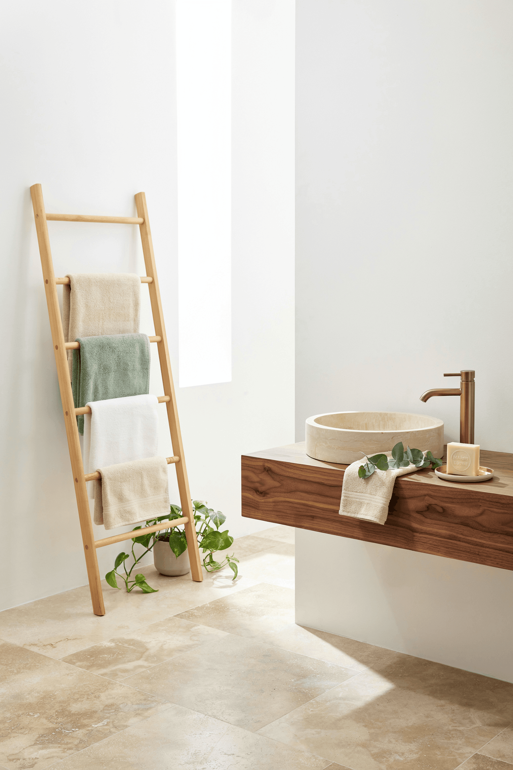24 Bathroom Storage Ideas for Small Spaces