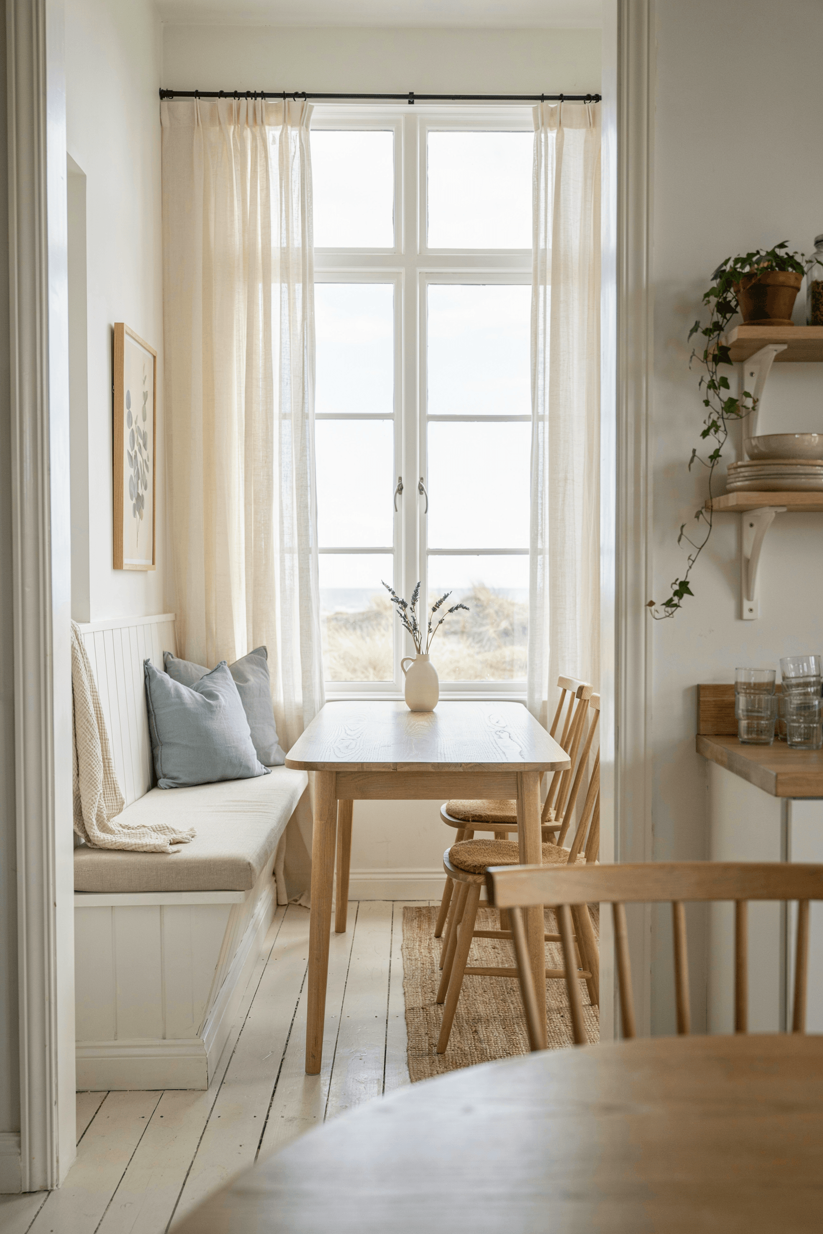 26 Banquette Seating in Kitchen Ideas for a Stylish & Cozy Space