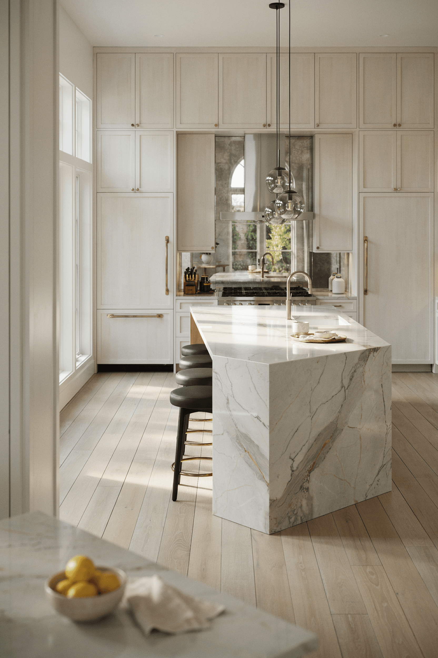 24 Brass Kitchen Hardware Ideas for a Warm & Luxury Kitchen