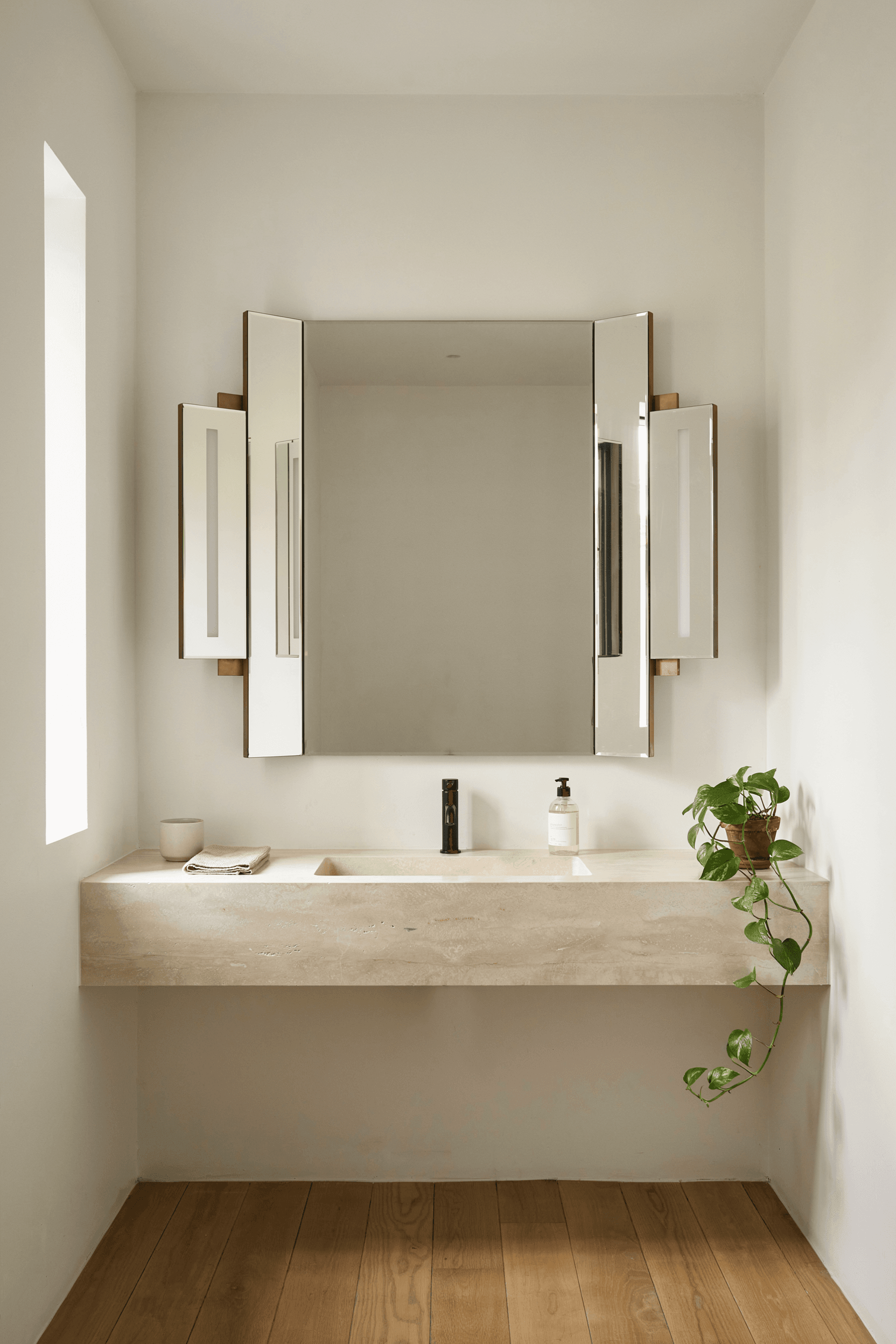 24 Bathroom Mirror Ideas for a Stylish & Functional Space