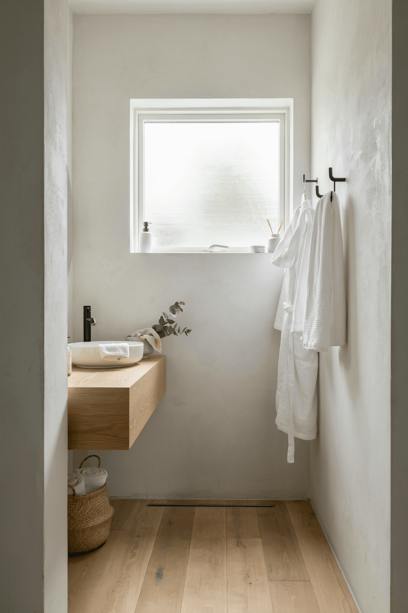 24 Bathroom Storage Ideas for Small Spaces