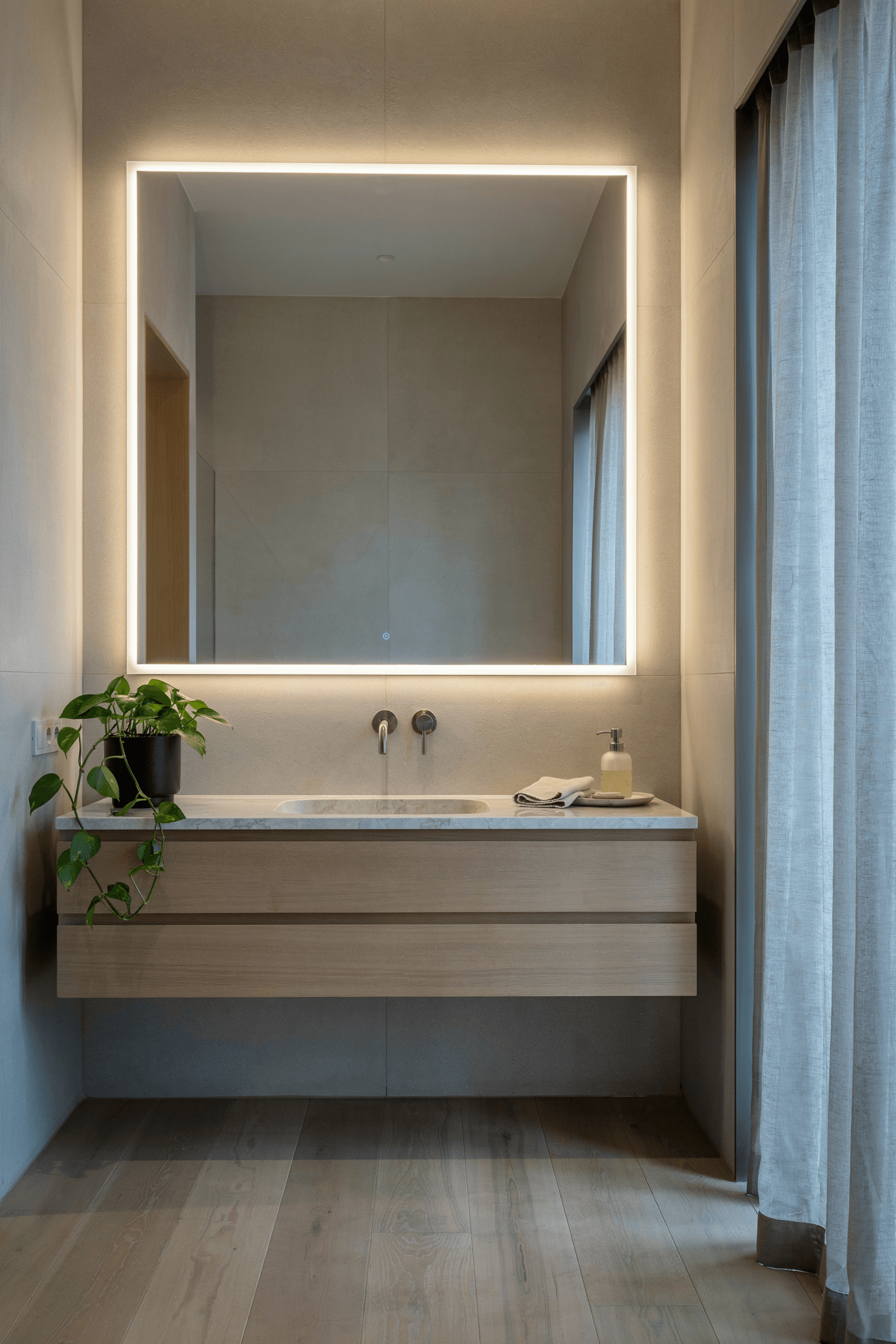 24 Bathroom Mirror Ideas for a Stylish & Functional Space
