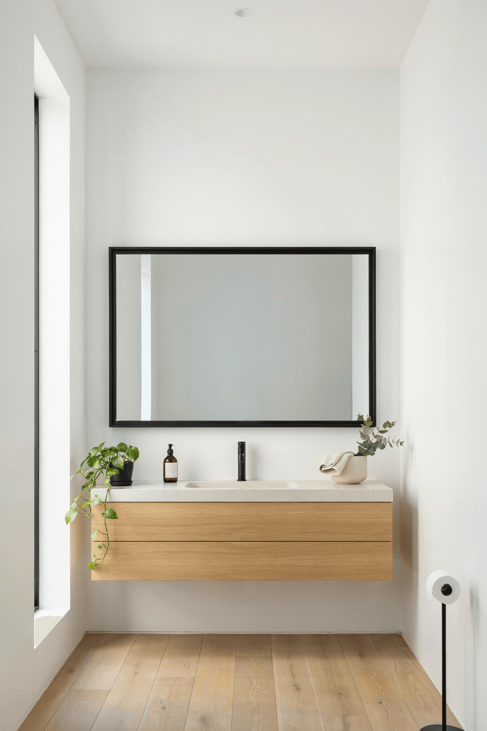 24 Bathroom Mirror Ideas for a Stylish & Functional Space