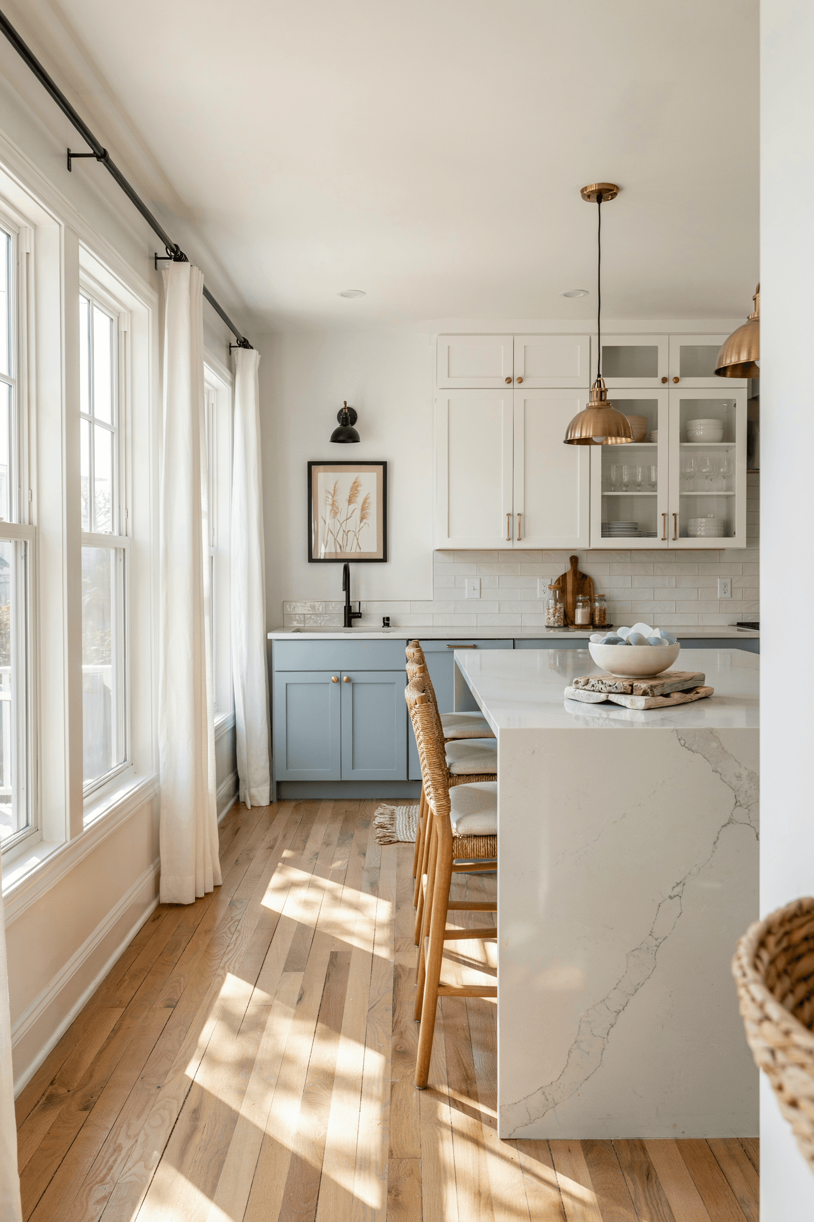 27 Blue and White Kitchen Ideas for a Fresh & Stylish Home