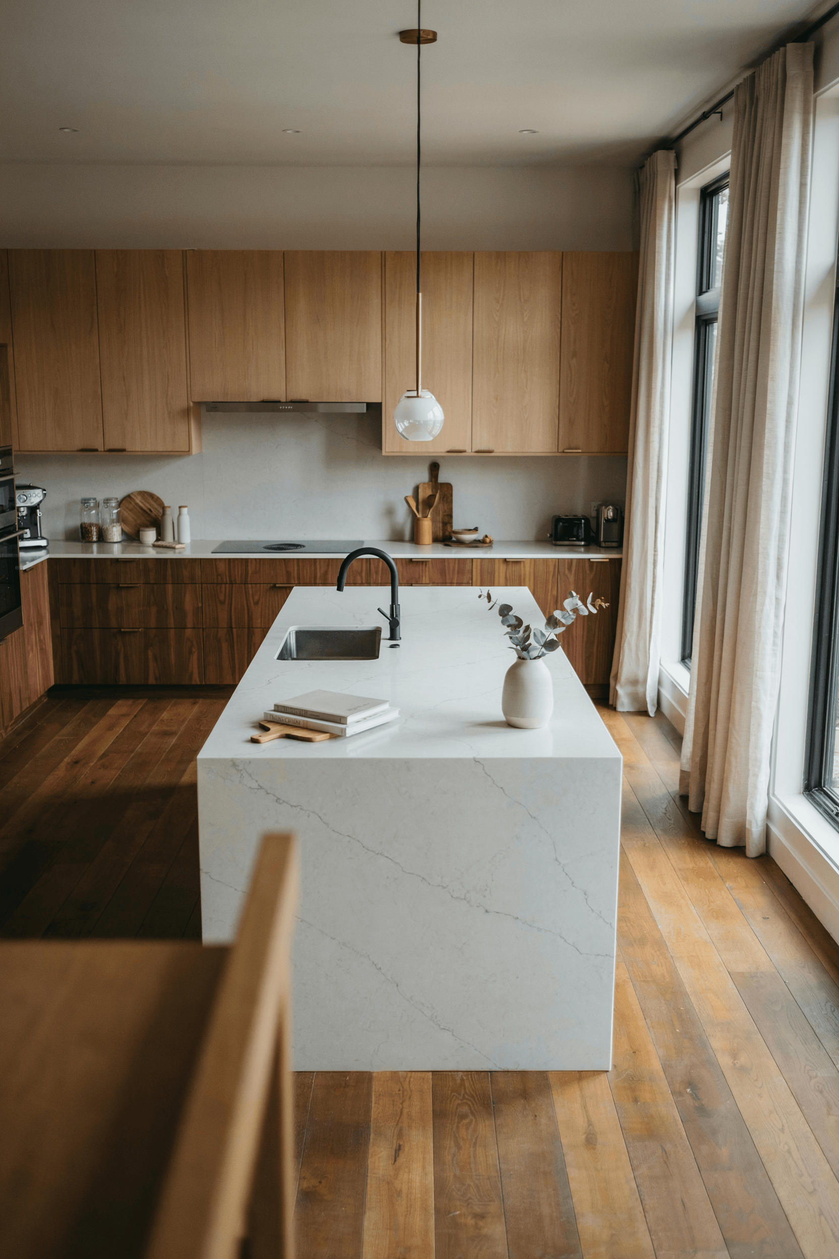 25 Wood Cabinets Kitchen Ideas for a Warm & Stylish Home