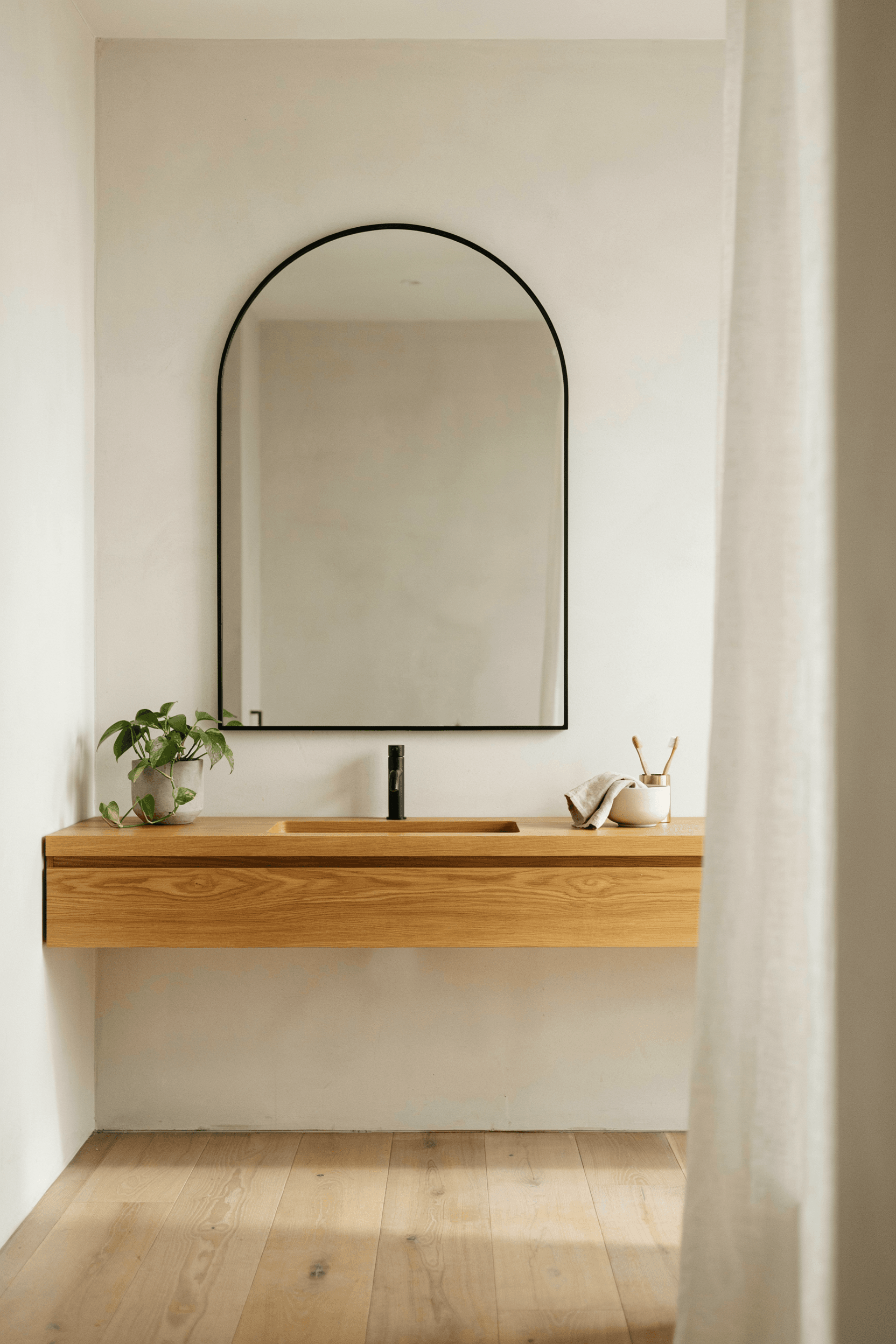 24 Bathroom Mirror Ideas for a Stylish & Functional Space