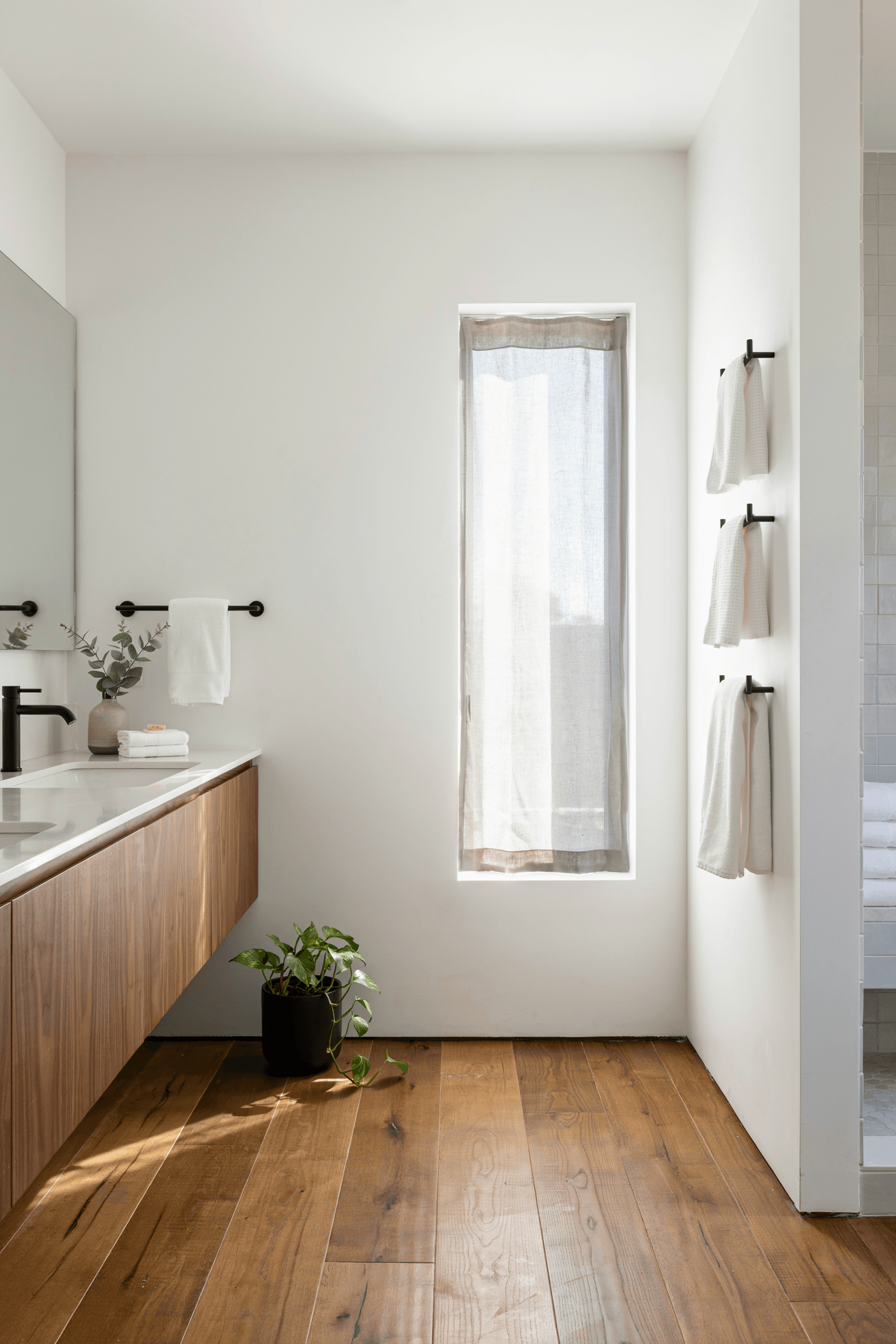 24 Bathroom Storage Ideas for Small Spaces