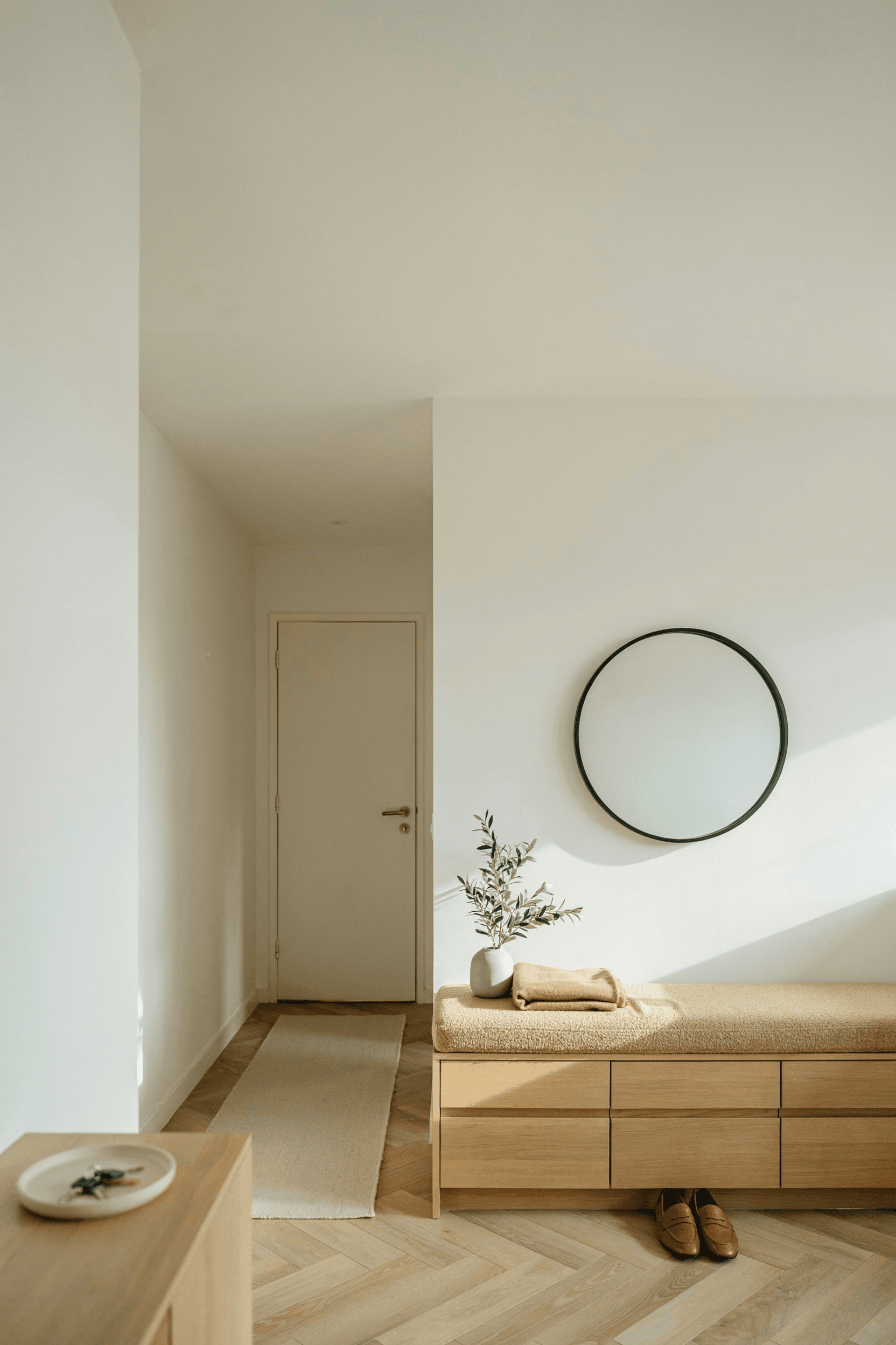 Bench with Built-In Drawers – home decor idea