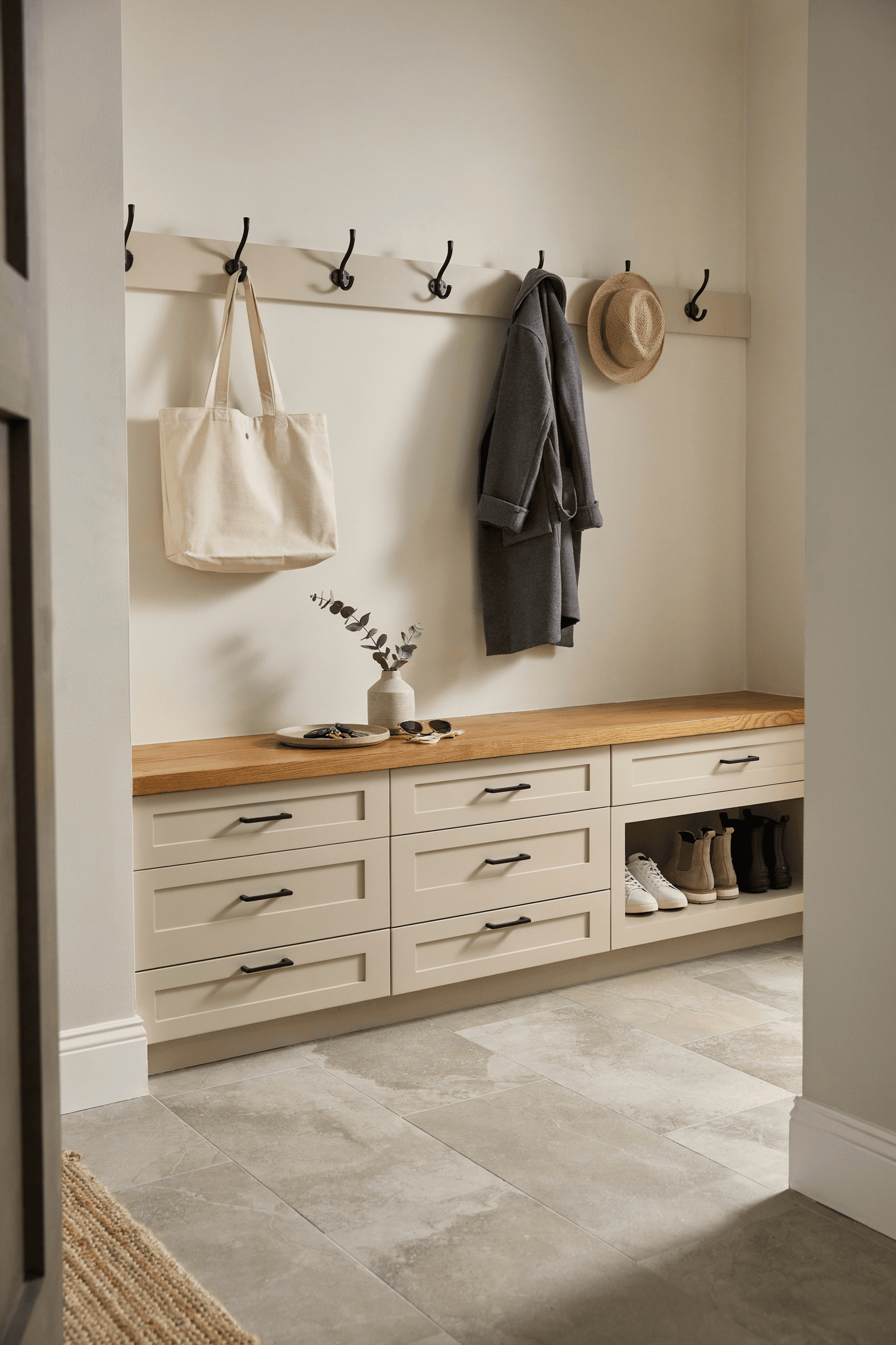 Mudroom Bench with Drawers – home decor idea
