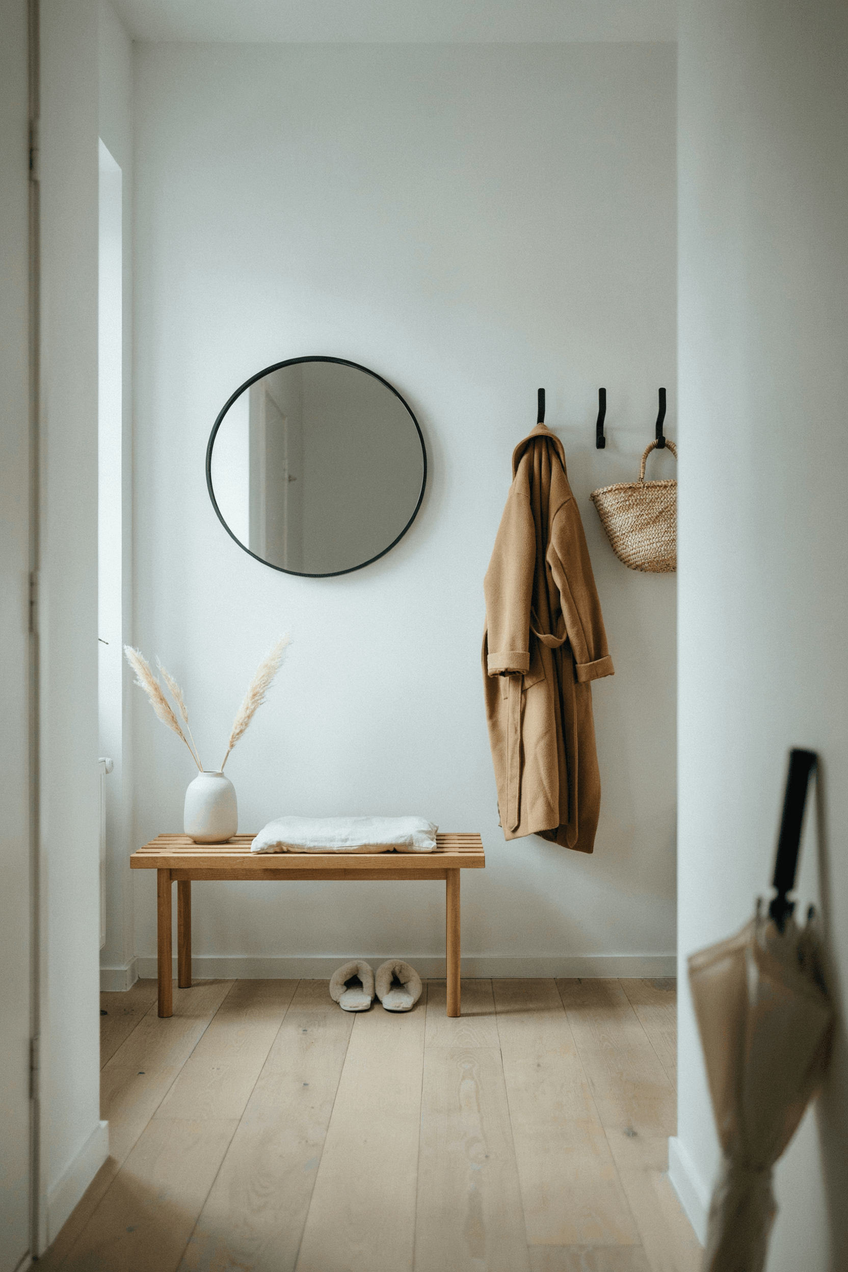 Minimal Wooden Slat Bench – home decor idea