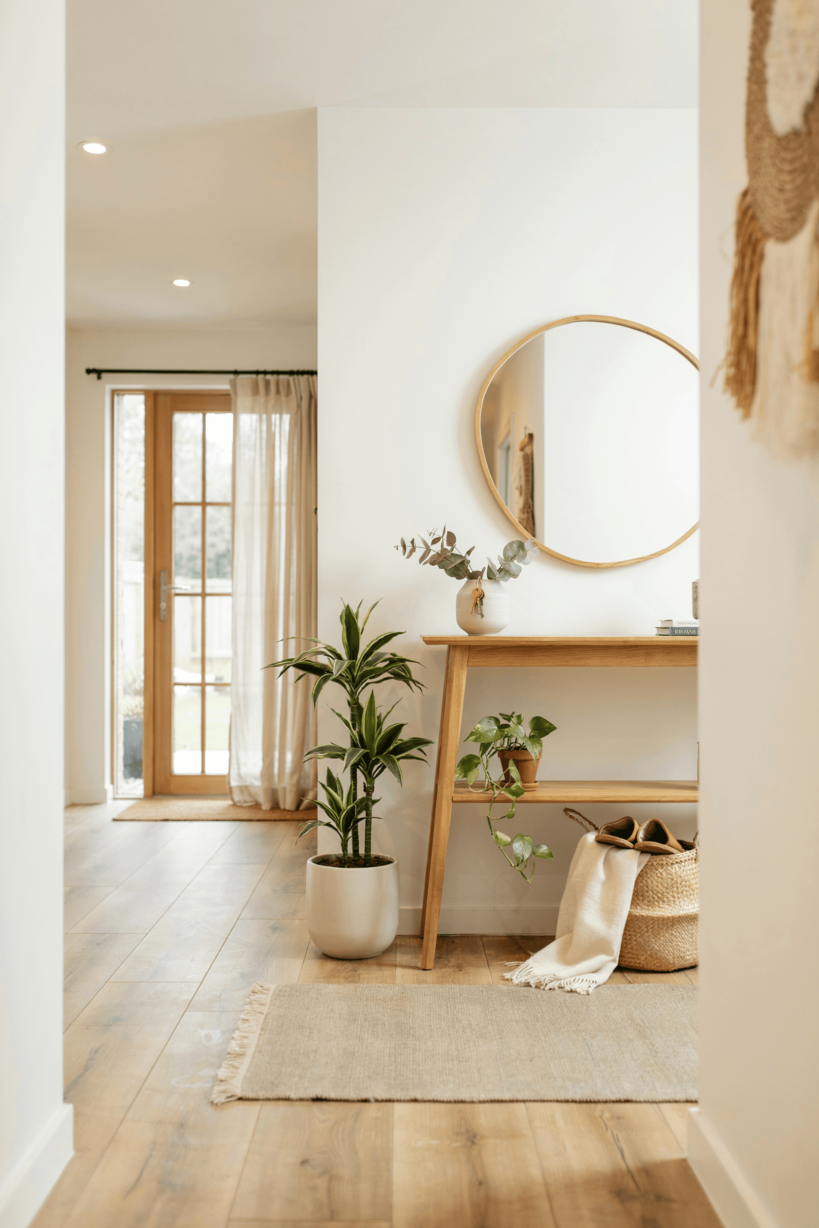 Foyer with Plants and Greenery – home decor idea