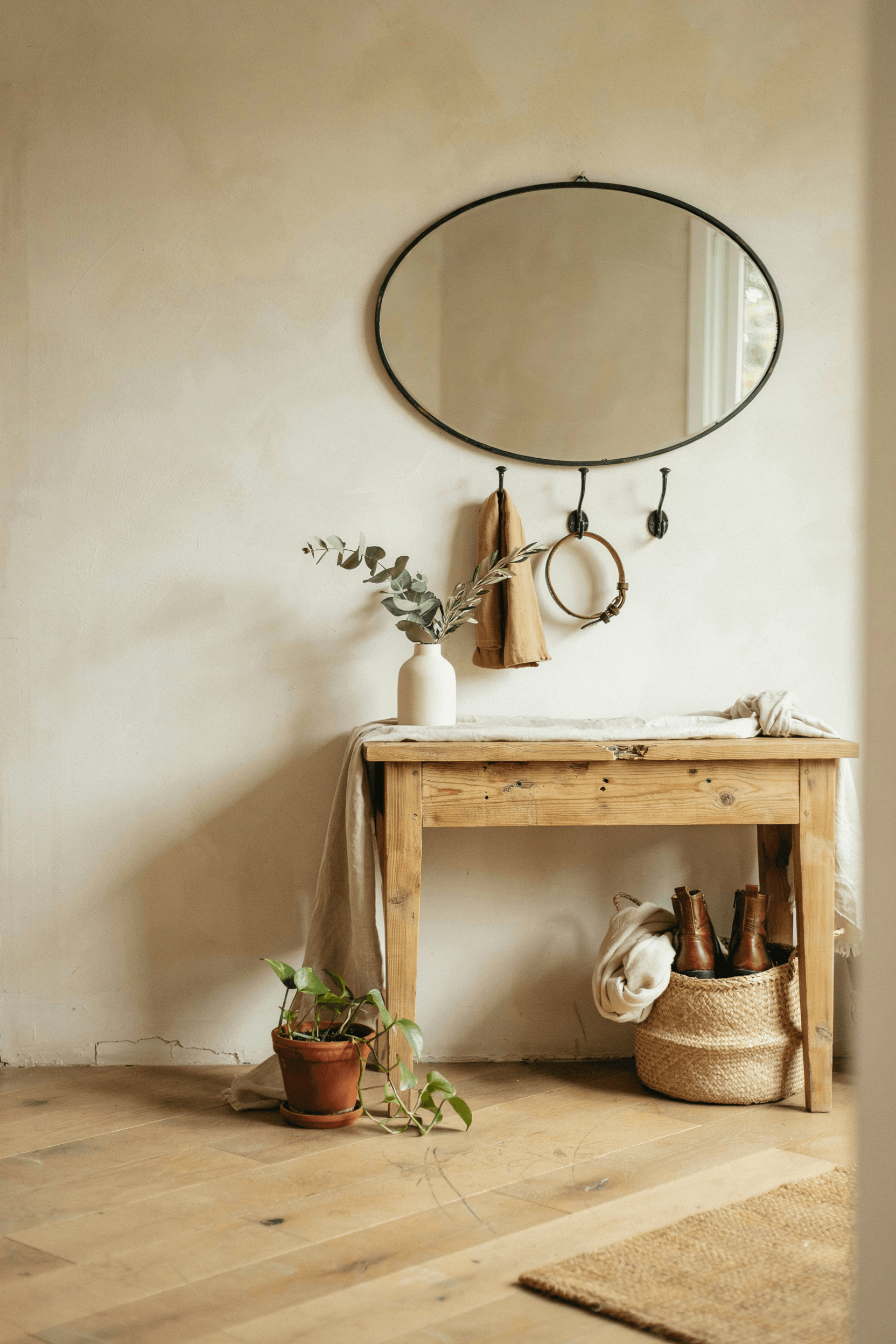Rustic Farmhouse Entry Foyer – home decor idea